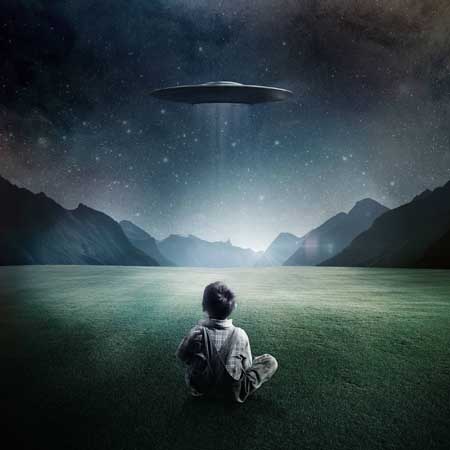 A boy and his UFO